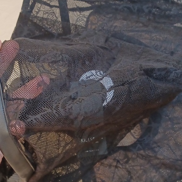 KILLSTAR XXL BLACK LACE MISS GUIDANCE TOP LONG-SLEEVED LACE UP FRONT BIG HOOD - Picture 5 of 12